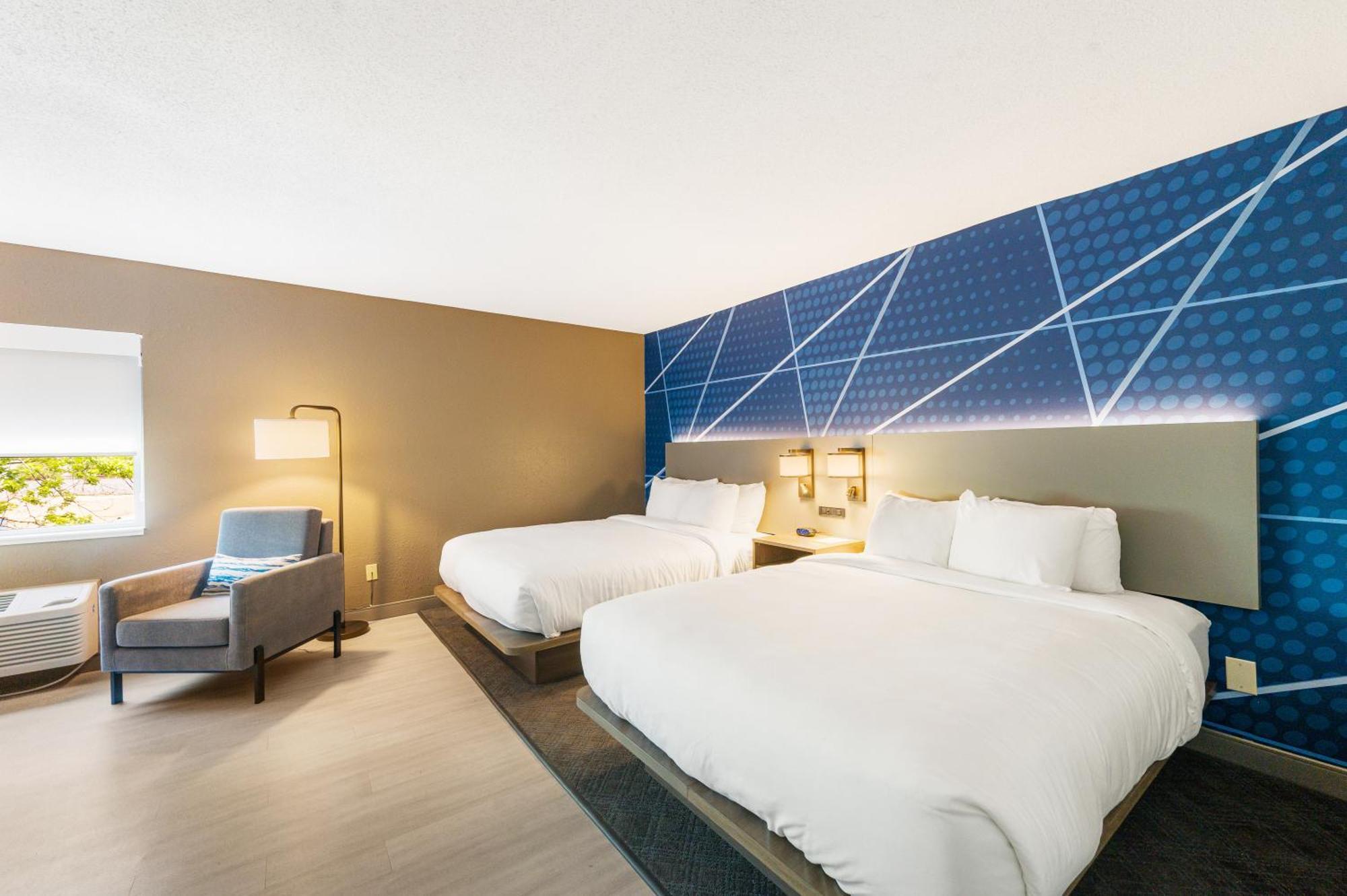 Comfort Heights Cleveland East 3*